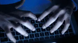 Эксперт считает, что торговля наркотиками и детской порнографией в Даркнете — сокращаются