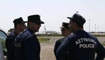 Задержанный на Кипре россиянин сбежал от полиции по дороге в суд