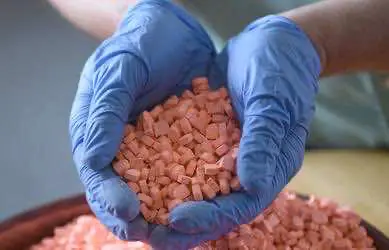 В Голландии изъято сырье для производства одного миллиарда таблеток экстази    