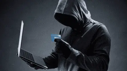 В Нью-Йорке мужчину арестовали за мошенничество через даркнет