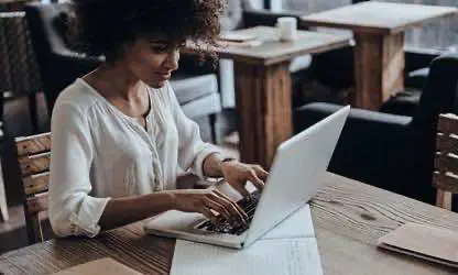  К началу легализации Facebook снял ограничения со страниц, упоминающих коноплю