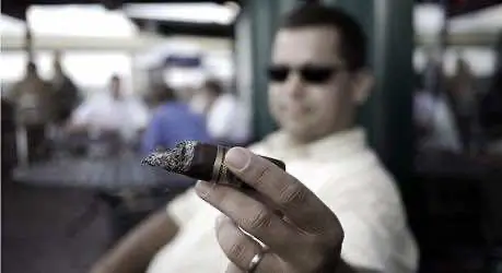 Мэрия Чикаго рассматривает возможность легализации курения конопли в кальянных и сигар-барах города