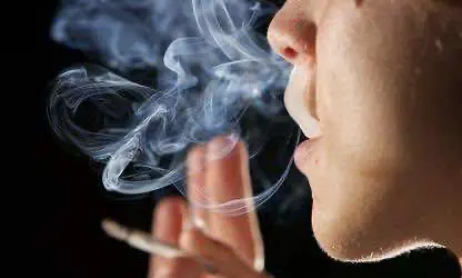 Опрос Гэллуп показал, что большинство американцев считает курение конопли «морально допустимым» занятием