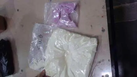 ТАМОЖНЯ В КОЛЬЦОВО НАШЛА КРУПНУЮ ПАРТИЮ НАРКОТИКОВ В ПОСЫЛКЕ