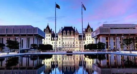 Парламент Нью-Йорка согласился расширить программу распространения конопли и провести массовую амнистию